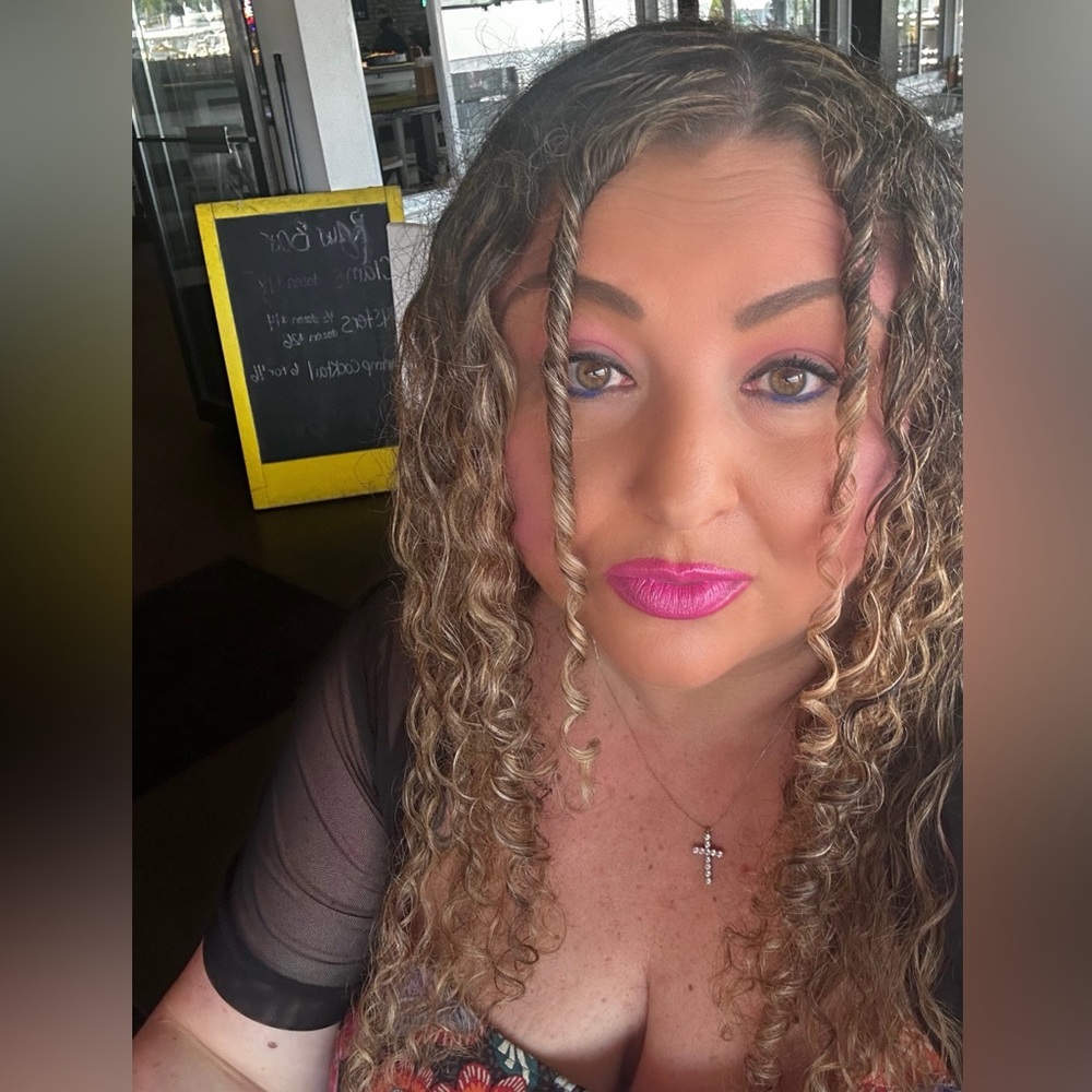 Meet your Posher, Maria